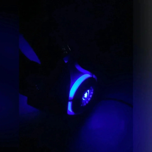 BlueFire Gaming Headset, Over-Ear Headphones with Mic and LED - Picture 2 of 15